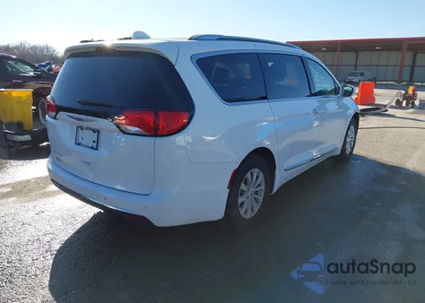 2019 Chrysler Pacifica Touring L from USA, damaged, VIN 2C4RC1BG3KR700571